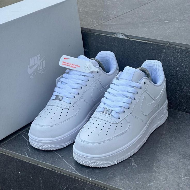 Nike Air Force 1 White