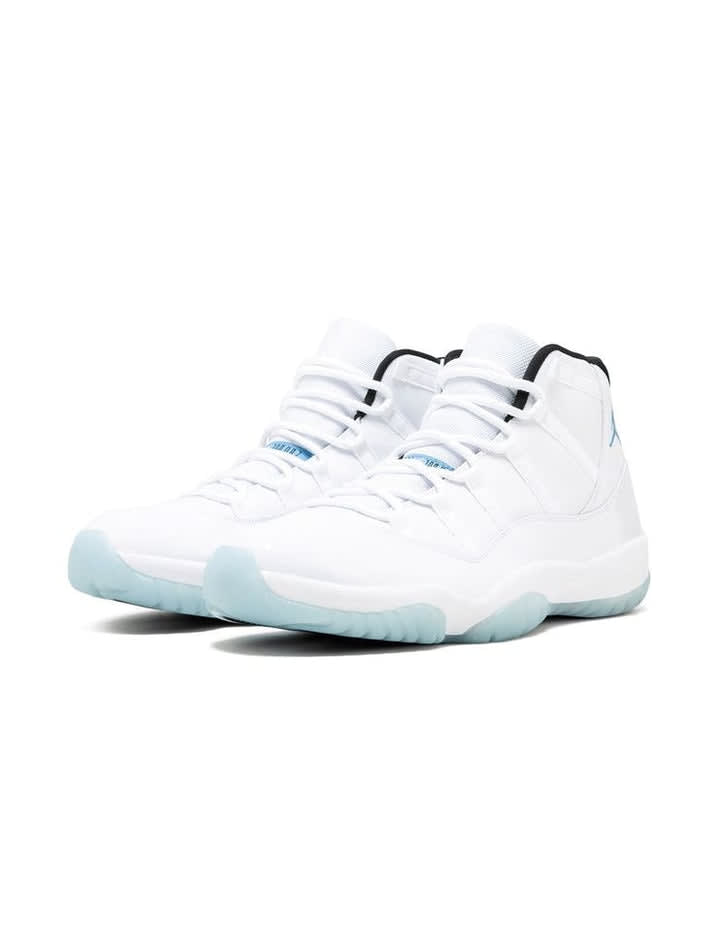 air retro legend blue sneakers - white