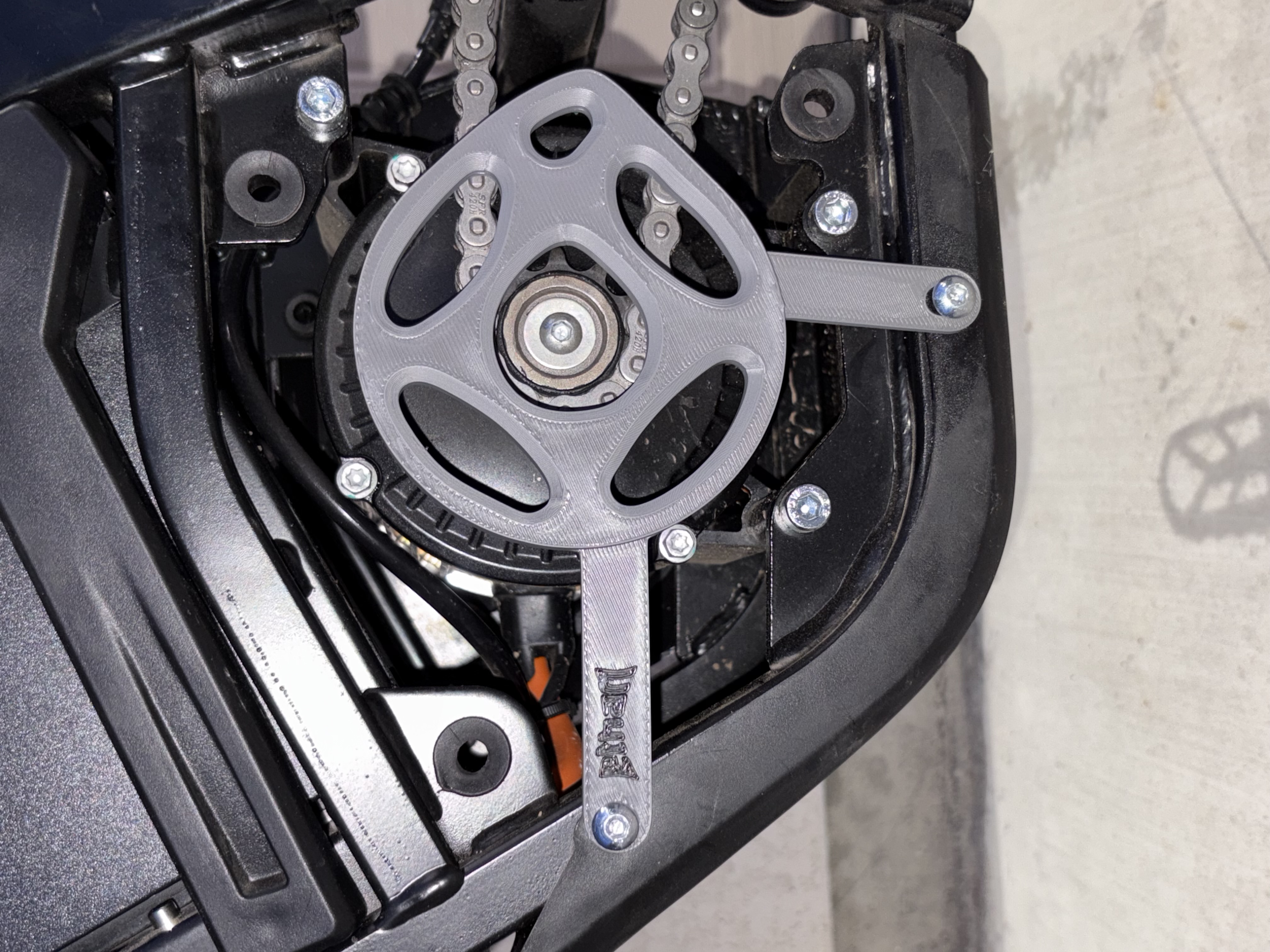 Yozma motor cover